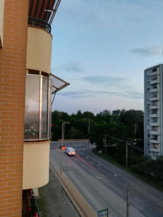 Ferienwohnung Alma Apartman Szegedin Exterior foto