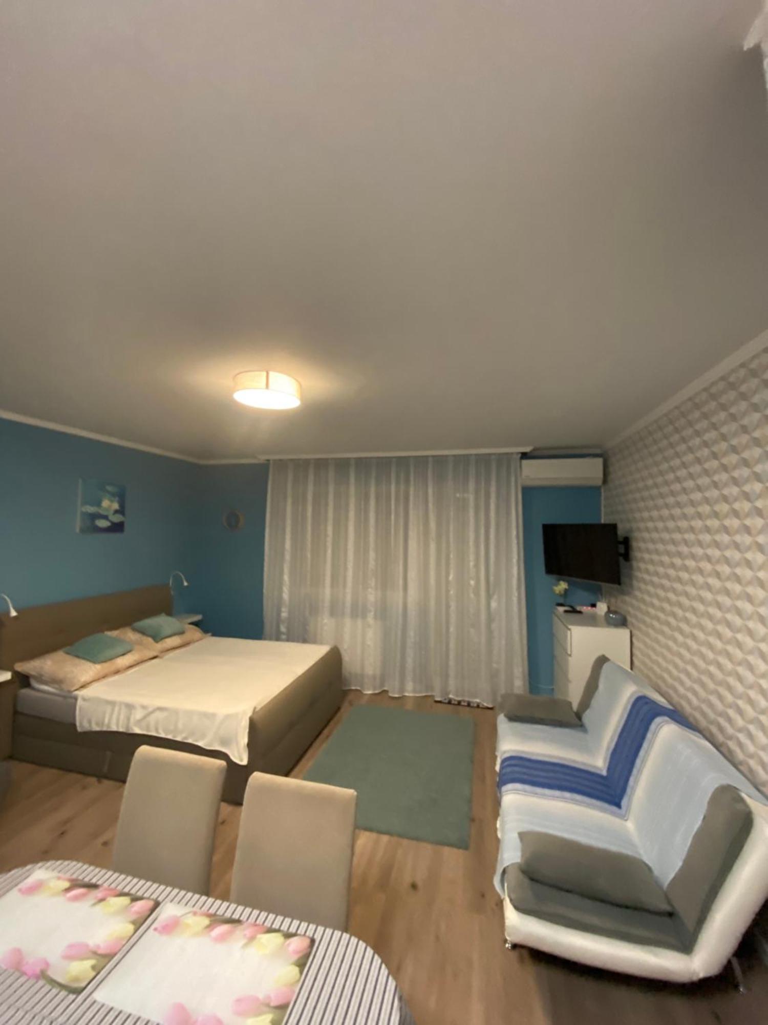 Ferienwohnung Alma Apartman Szegedin Exterior foto